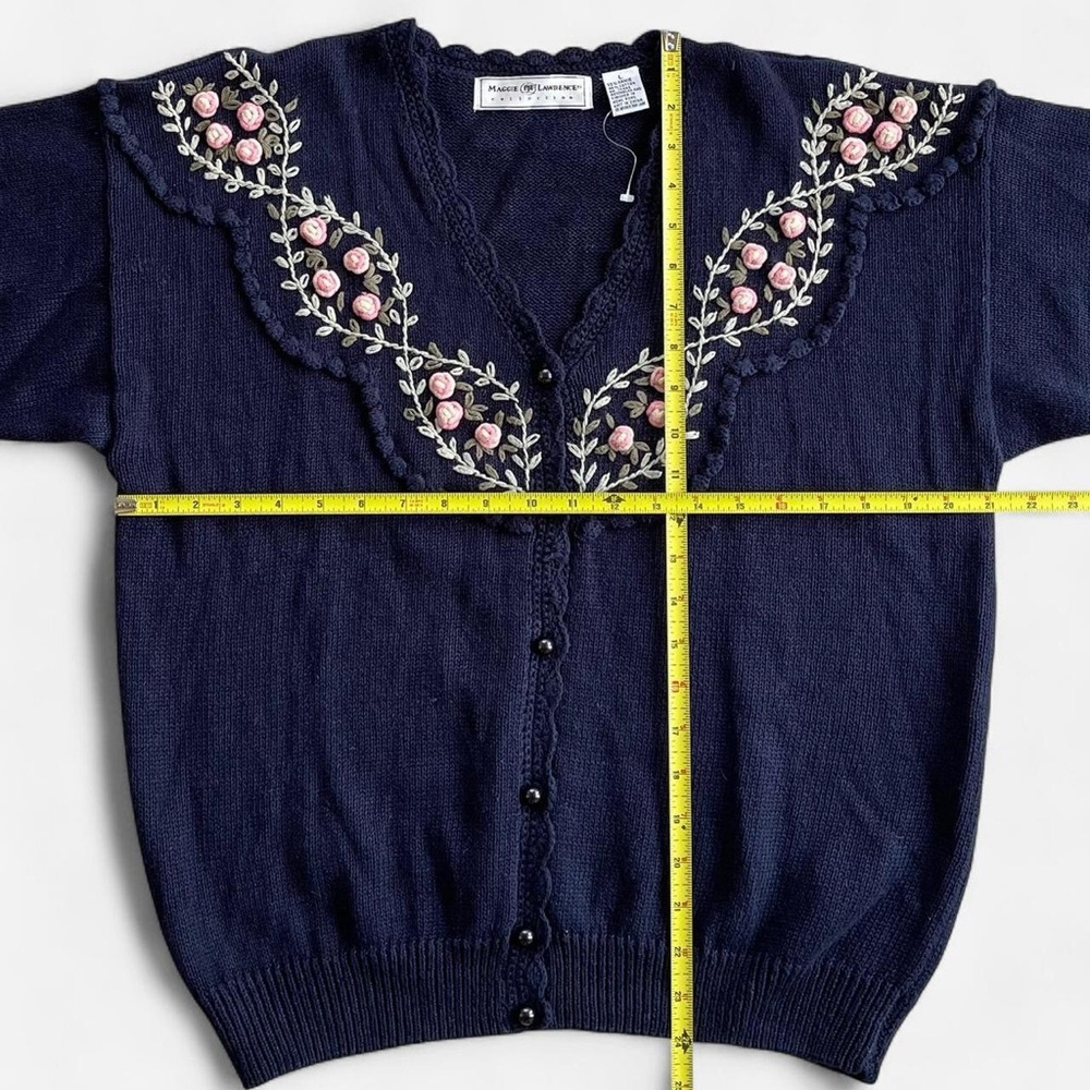 Vintage Maggie Lawrence Collection Navy Knit Pink Embroidered Flowers Sweater - Picture 4 of 6